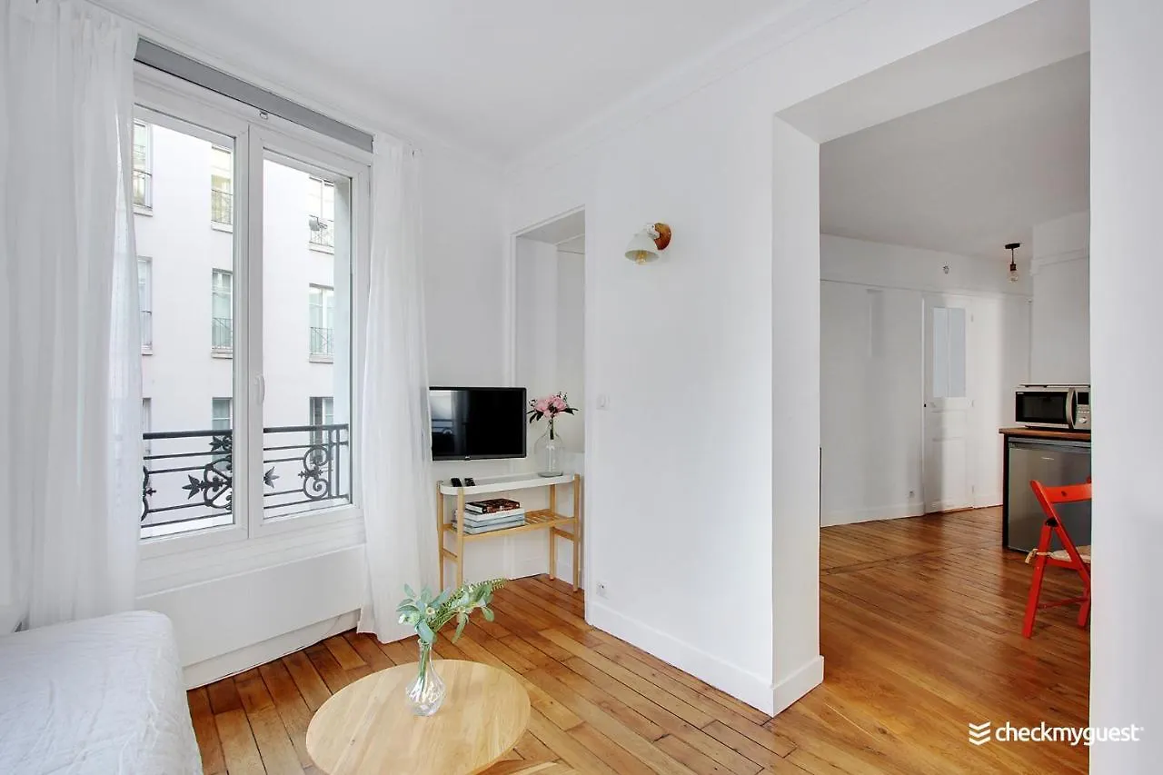 Apartment Cmg Poulmarch / Bonsergent Paris